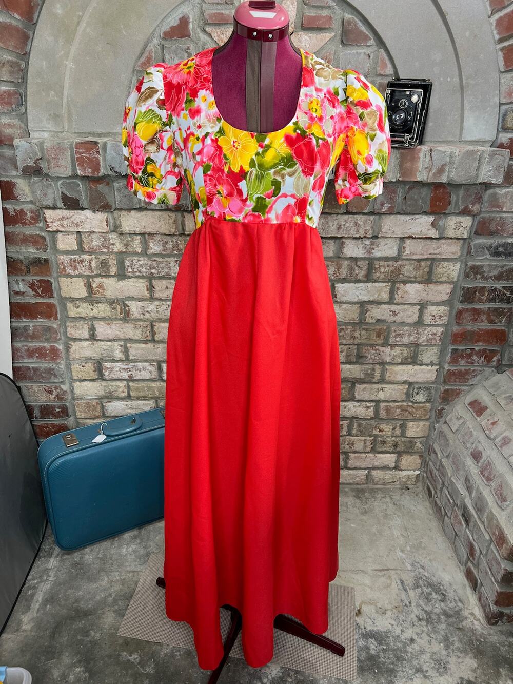 maxi Dress empire waist puff sleeve floral red yellow green 1970s